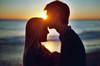 Bên Nhau Lúc Khó Khăn Gian Khổ Mới Là Tình Yêu Đích Thực...