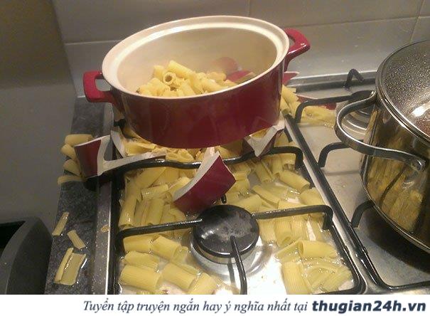 Cười ngả nghiêng với 20+ hình ảnh thảm họa bếp núc