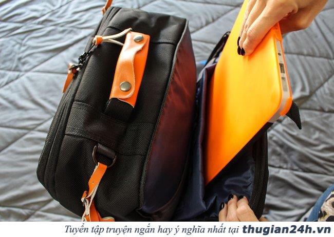 Bạn thường đeo túi kiểu nào? Điều đó sẽ tiết lộ tính cách bên trong con người bạn 1