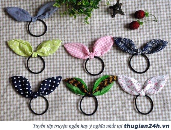 Cách làm buộc tóc tai thỏ cho bé tung tăng đón Trung thu 0