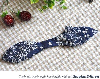 Cách làm buộc tóc tai thỏ cho bé tung tăng đón Trung thu 3