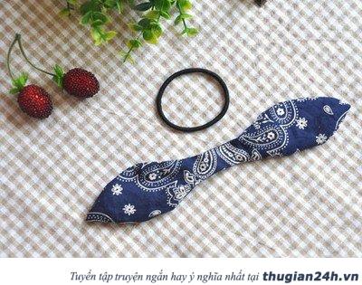 Cách làm buộc tóc tai thỏ cho bé tung tăng đón Trung thu 4