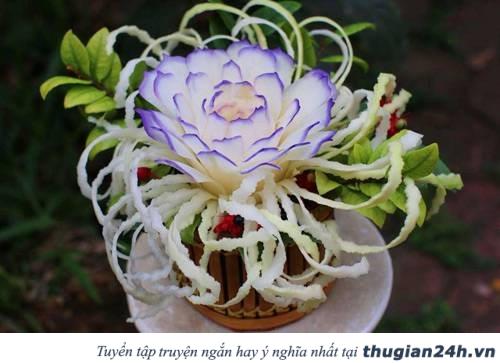 Trang trí mâm ngũ quả Trung thu bằng hoa hồng, hoa cúc, hoa súng làm từ đu đủ siêu đẹp 0